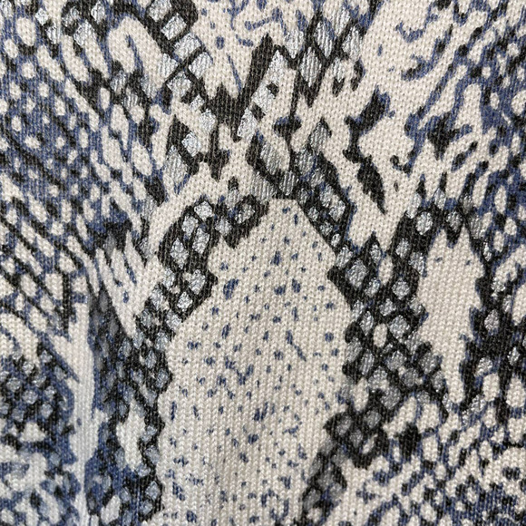 Generation Love Sweater Size Small - Picture 7 of 12